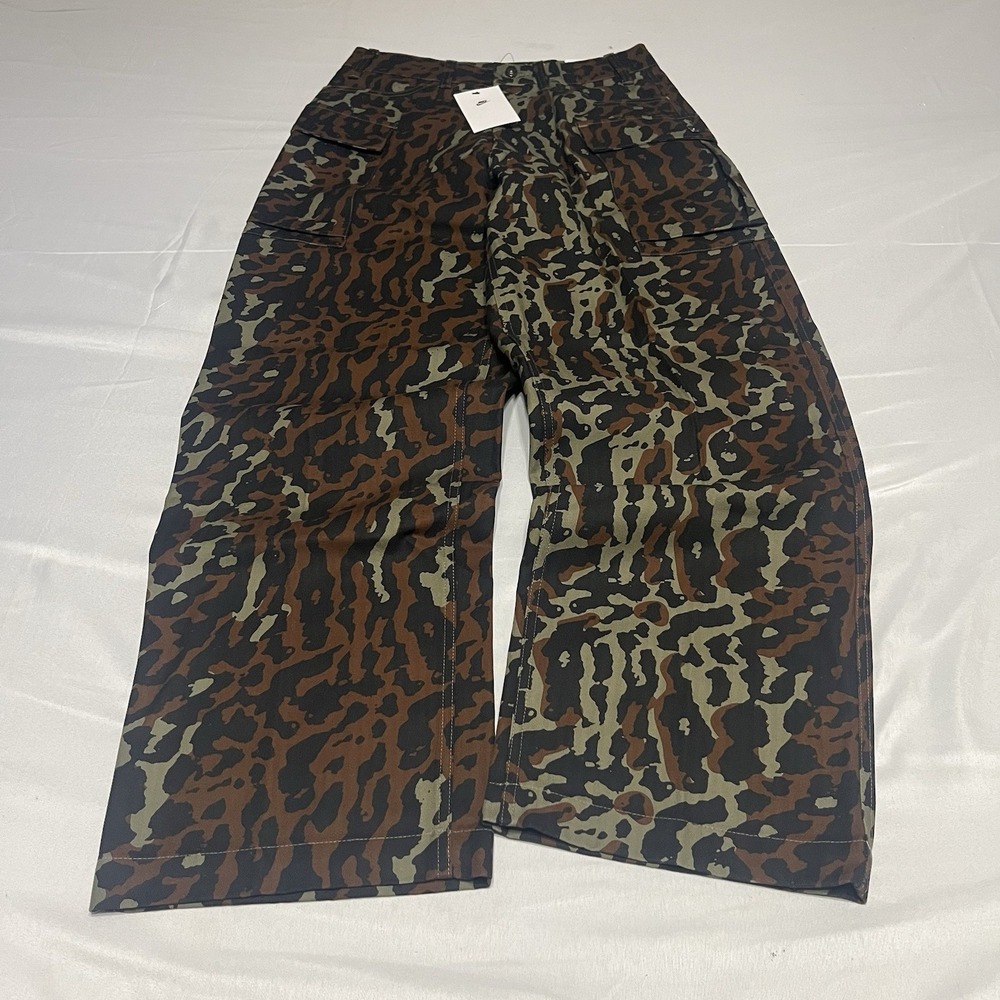 NWT Nike Cargo Pants Size 28 Leopard Camo Print Straight Leg Skater Utility